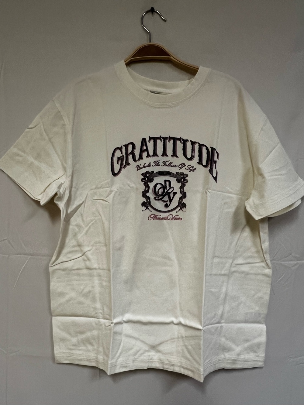 NEW ONLY GRATITUDE SHIRT SIZE:XL